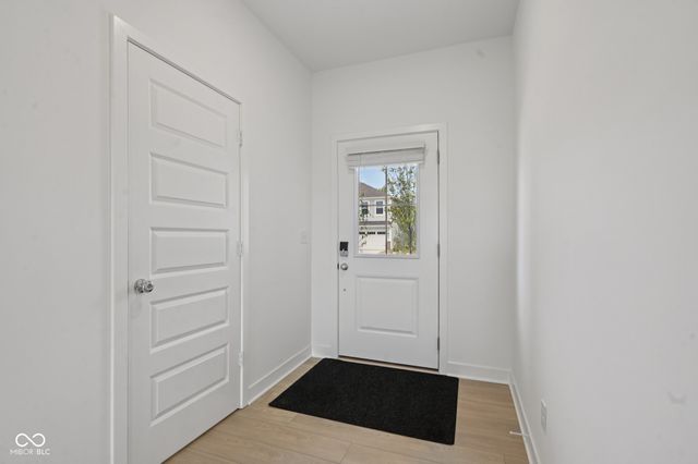 16924 Sandhurst Place, Westfield, IN 46074