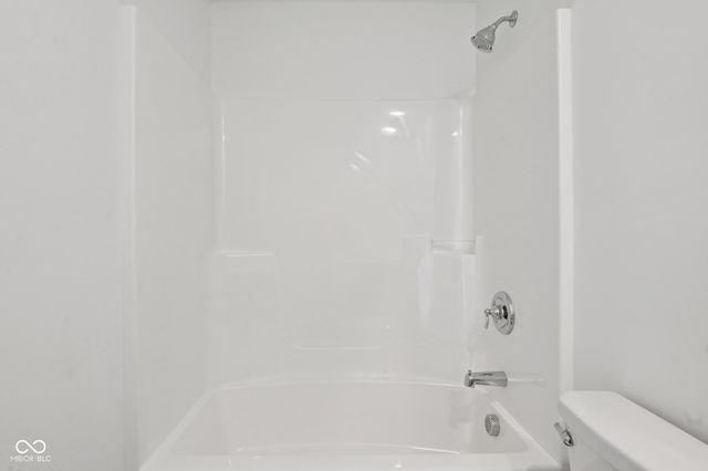 16924 Sandhurst Place, Westfield, IN 46074