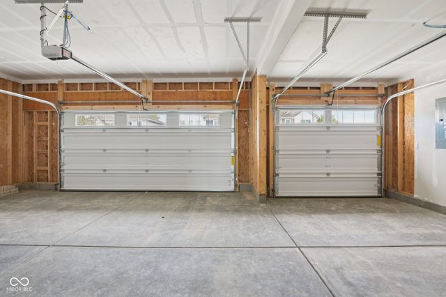 16924 Sandhurst Place, Westfield, IN 46074