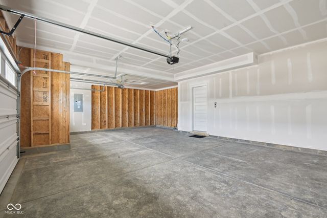 16924 Sandhurst Place, Westfield, IN 46074