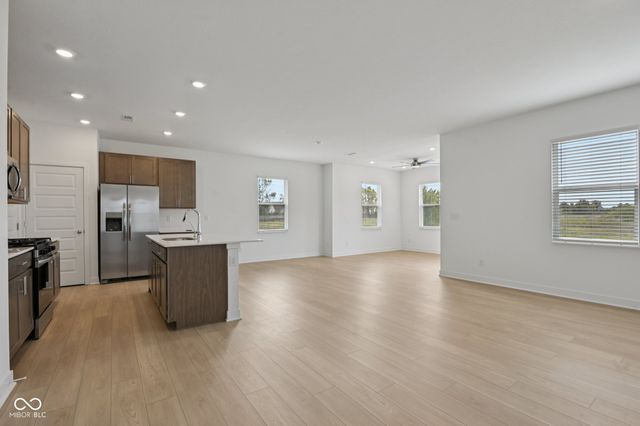 16924 Sandhurst Place, Westfield, IN 46074