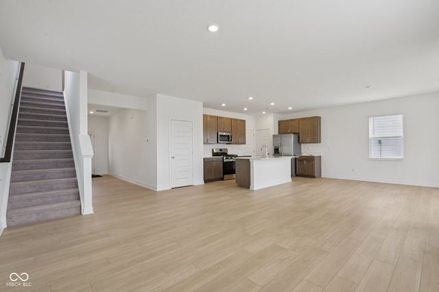 16924 Sandhurst Place, Westfield, IN 46074
