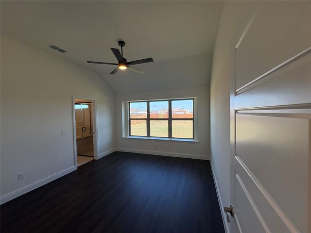 589 Mb S Way, Pilot Point, TX 76258