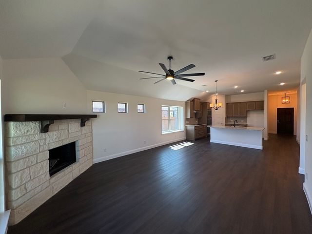 589 Mb S Way, Pilot Point, TX 76258