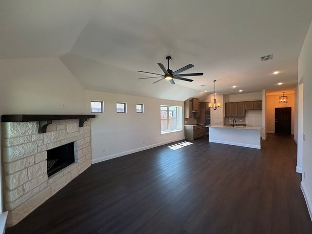 589 Mb S Way, Pilot Point, TX 76258