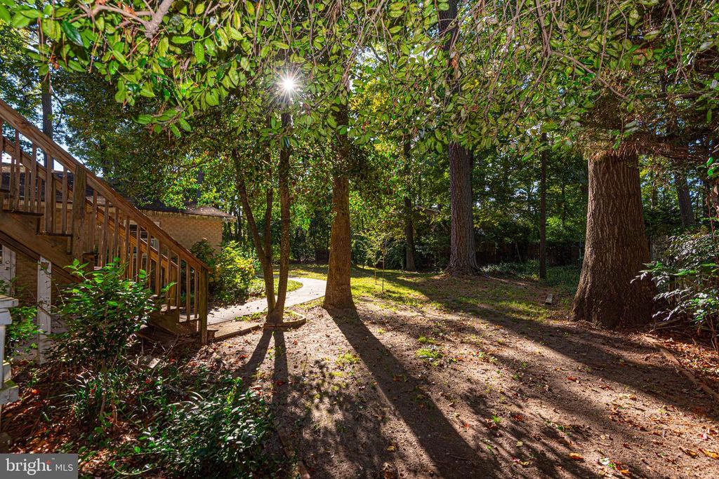 8233 ROBIN HOOD DR, Salisbury, MD 21804