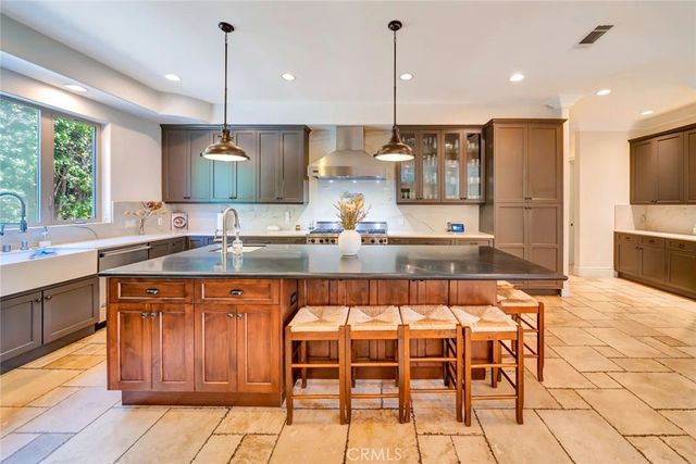 4822 Valjean Avenue, Encino, CA 91436