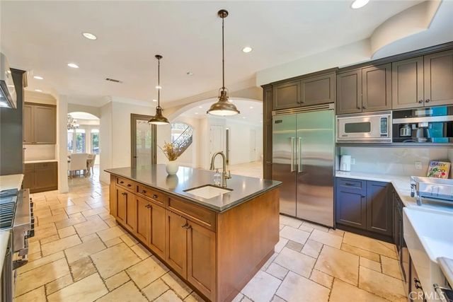 4822 Valjean Avenue, Encino, CA 91436