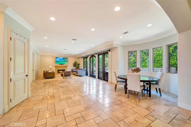 4822 Valjean Avenue, Encino, CA 91436