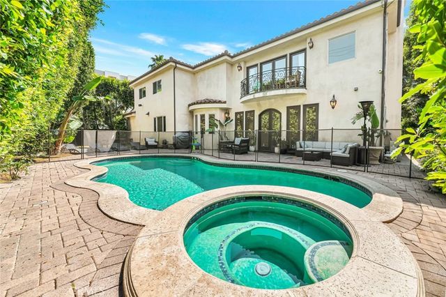 4822 Valjean Avenue, Encino, CA 91436