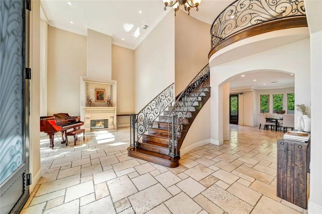 4822 Valjean Avenue, Encino, CA 91436
