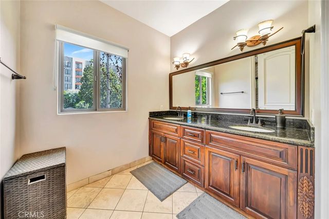 4822 Valjean Avenue, Encino, CA 91436