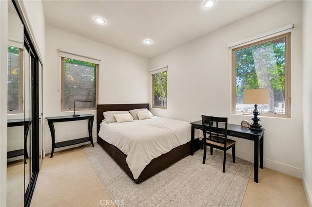 4822 Valjean Avenue, Encino, CA 91436