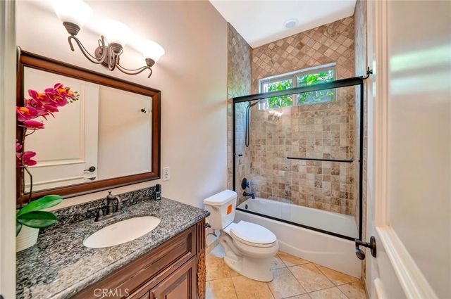 4822 Valjean Avenue, Encino, CA 91436