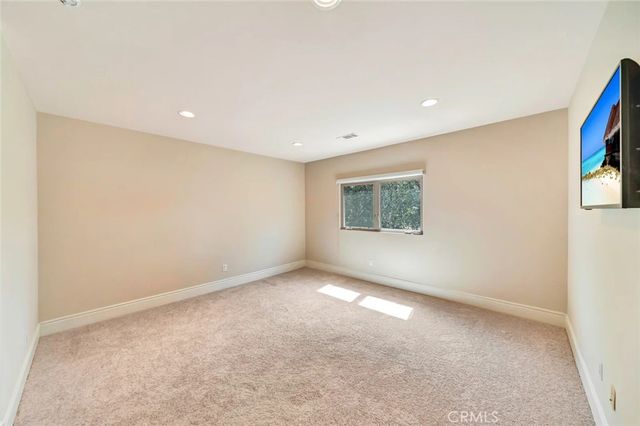 4822 Valjean Avenue, Encino, CA 91436
