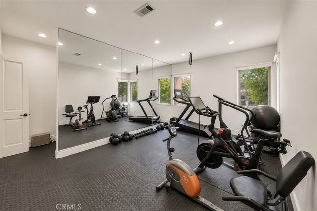 4822 Valjean Avenue, Encino, CA 91436