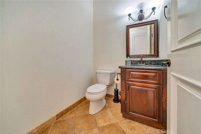 4822 Valjean Avenue, Encino, CA 91436