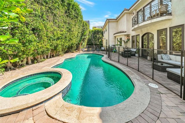 4822 Valjean Avenue, Encino, CA 91436