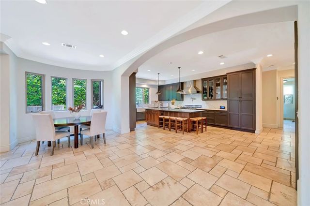 4822 Valjean Avenue, Encino, CA 91436
