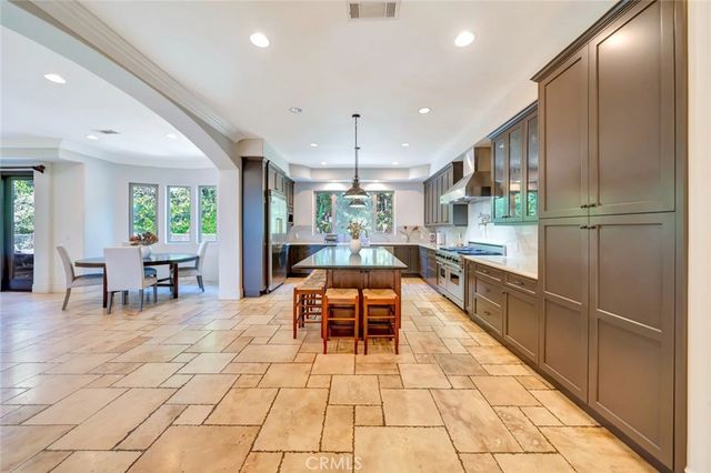 4822 Valjean Avenue, Encino, CA 91436