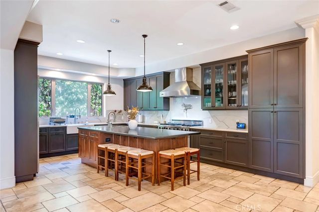 4822 Valjean Avenue, Encino, CA 91436