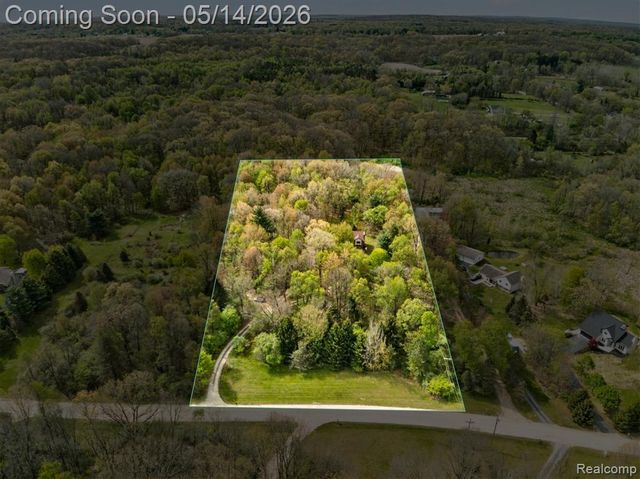 1485 Houghton Trail, Ortonville, MI 48462