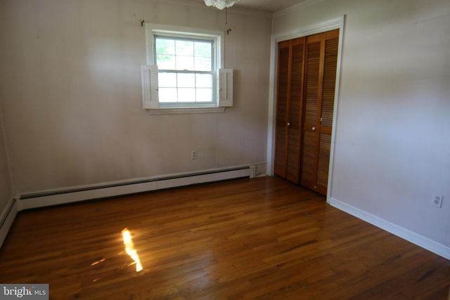 6893 CHAMBERS HILL RD, Harrisburg, PA 17111