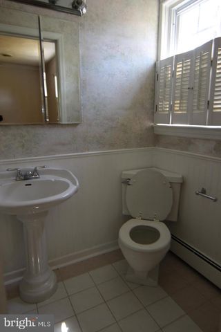 6893 CHAMBERS HILL RD, Harrisburg, PA 17111