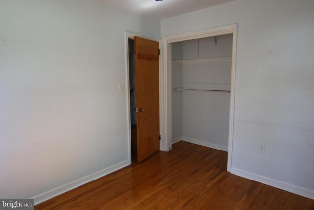 6893 CHAMBERS HILL RD, Harrisburg, PA 17111