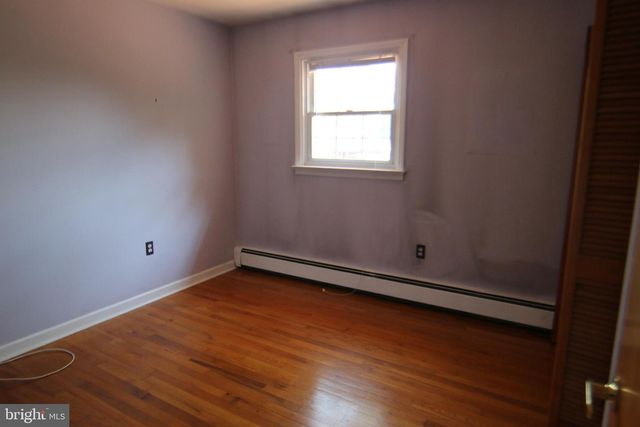 6893 CHAMBERS HILL RD, Harrisburg, PA 17111