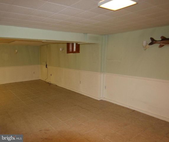 6893 CHAMBERS HILL RD, Harrisburg, PA 17111