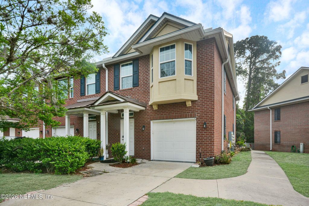 1537 LANDAU Road, Jacksonville, FL 32225