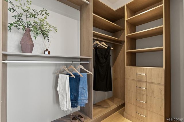 2051 Villa Road 401, Birmingham, MI 48009