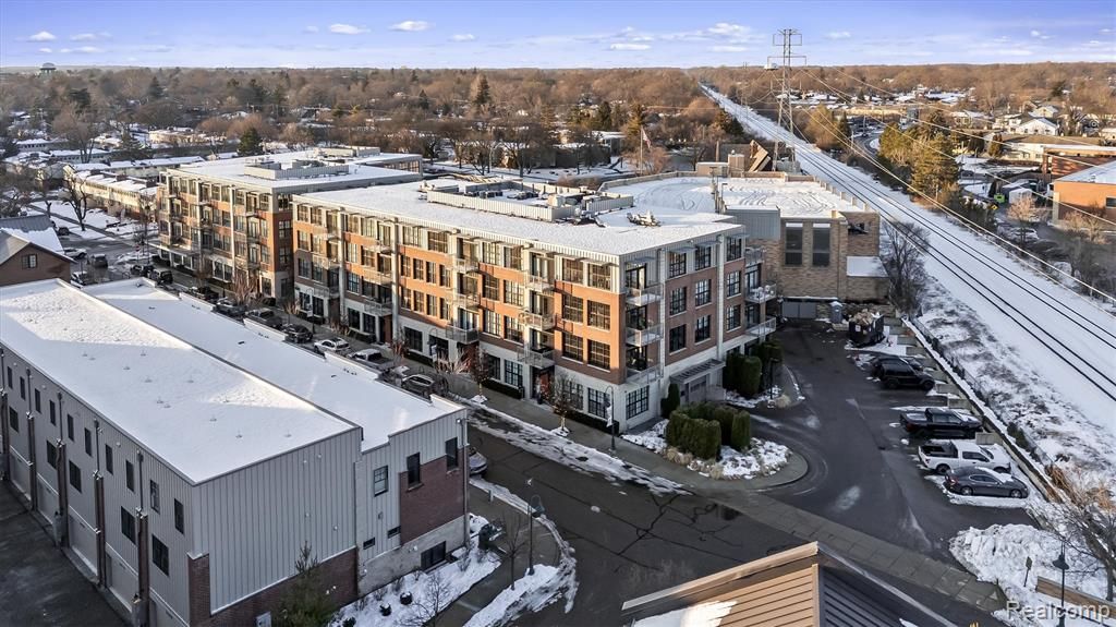 2051 Villa Road 401, Birmingham, MI 48009