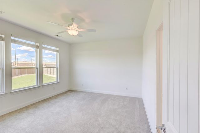 132 Inlet LN, Leander, TX 78641