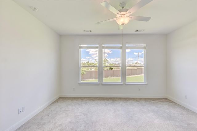 132 Inlet LN, Leander, TX 78641
