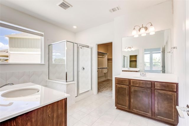 132 Inlet LN, Leander, TX 78641
