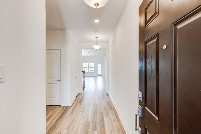 132 Inlet LN, Leander, TX 78641