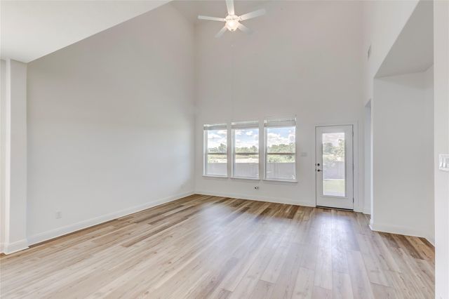 132 Inlet LN, Leander, TX 78641