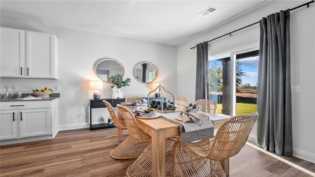 1065 Lakes Blvd, Brunswick, GA 31525