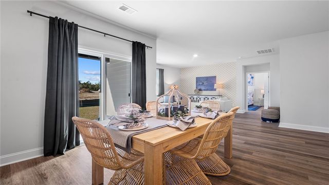 1065 Lakes Blvd, Brunswick, GA 31525