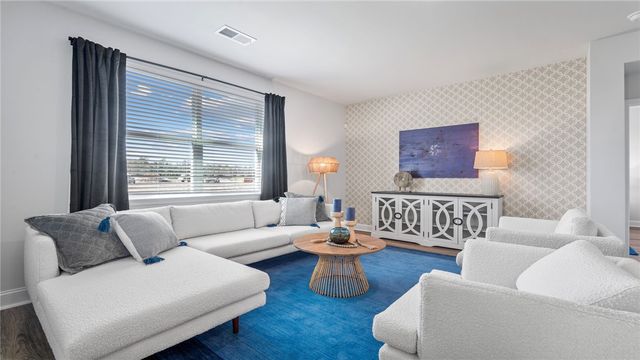 1065 Lakes Blvd, Brunswick, GA 31525