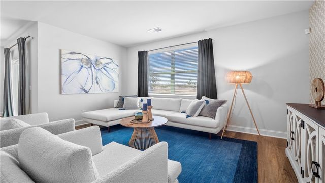 1065 Lakes Blvd, Brunswick, GA 31525