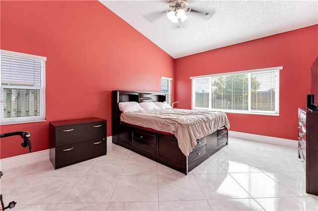 7200 SW 20th Street, Plantation, FL 33317