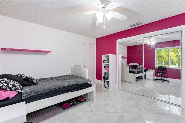 7200 SW 20th Street, Plantation, FL 33317