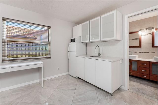 7200 SW 20th Street, Plantation, FL 33317