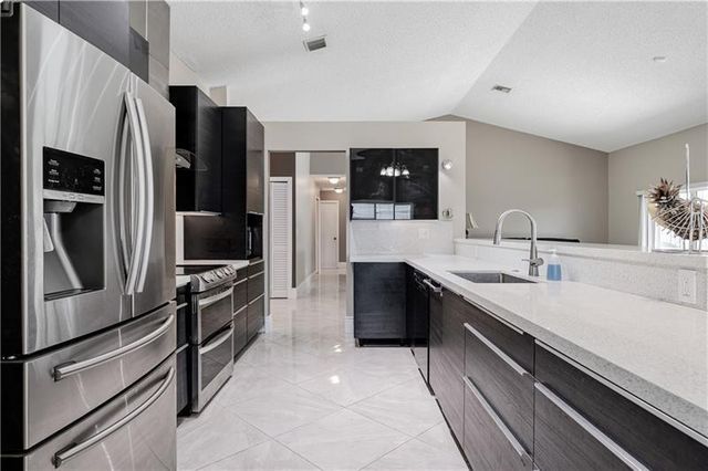 7200 SW 20th Street, Plantation, FL 33317
