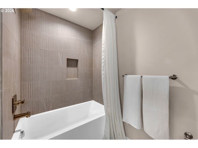 2509 E 6TH St, Vancouver, WA 98661