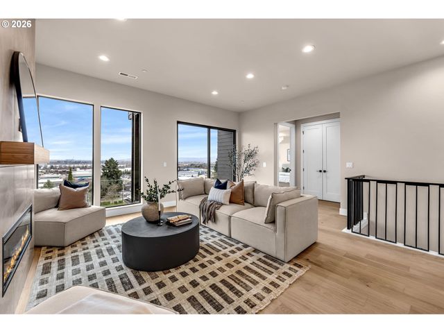 2509 E 6TH St, Vancouver, WA 98661