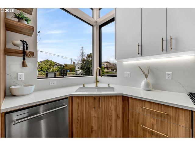 2509 E 6TH St, Vancouver, WA 98661